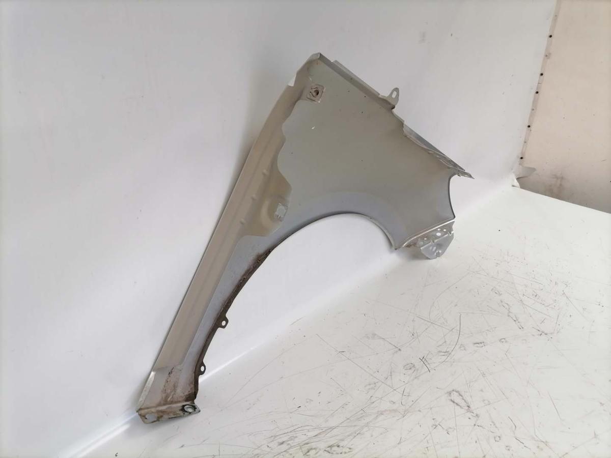 Ford Fiesta MK7 original Kotflügel vorn links Polar Silber Metallic Bj.2018